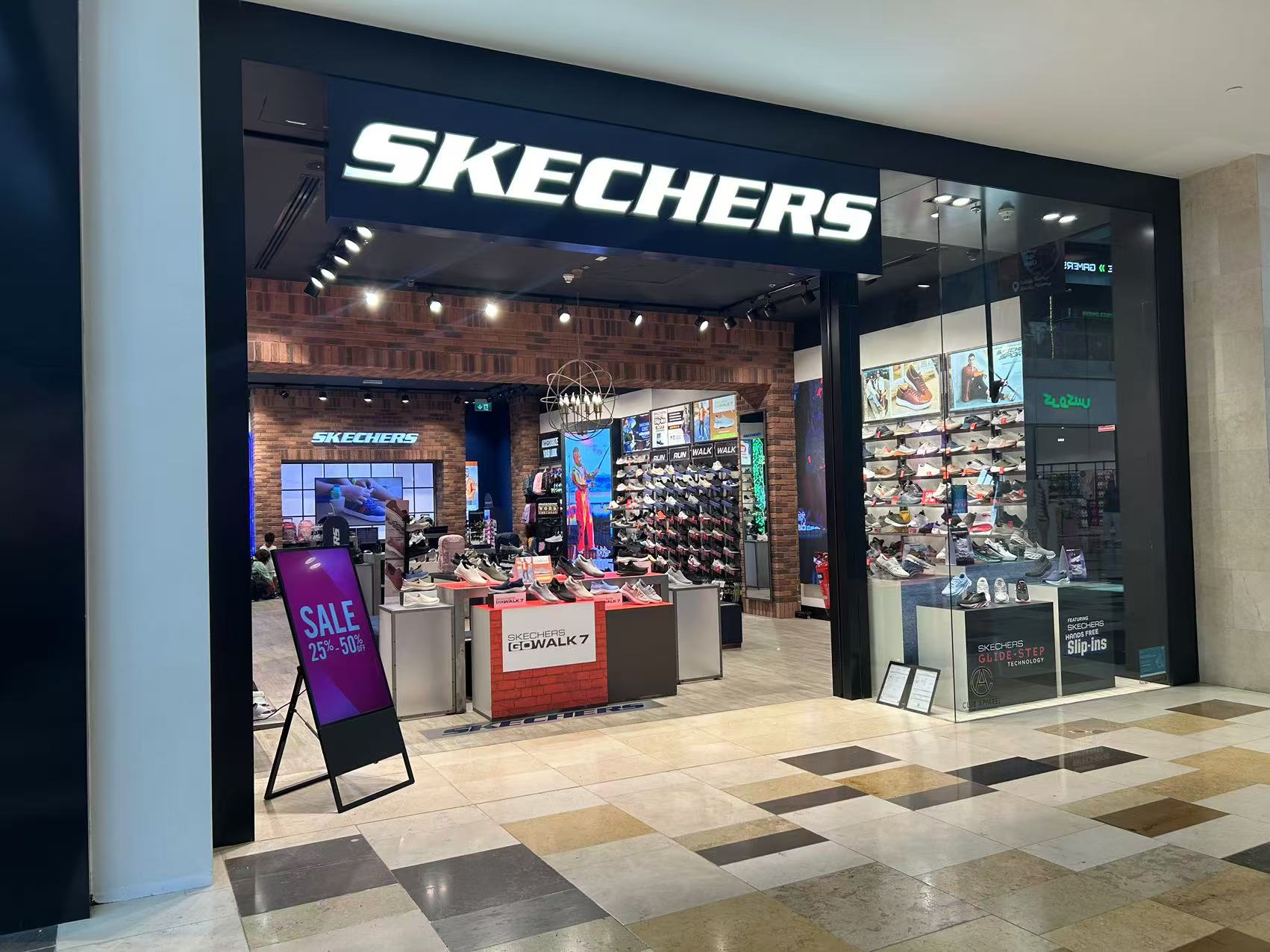 SKECHERS - Digital Sinage